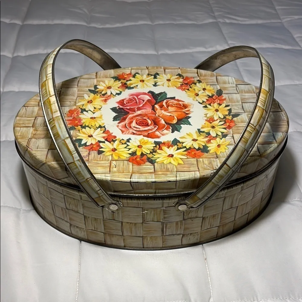 Vintage Tin Box Oval Sewing Basket Picnic Basket Double Swing Handle